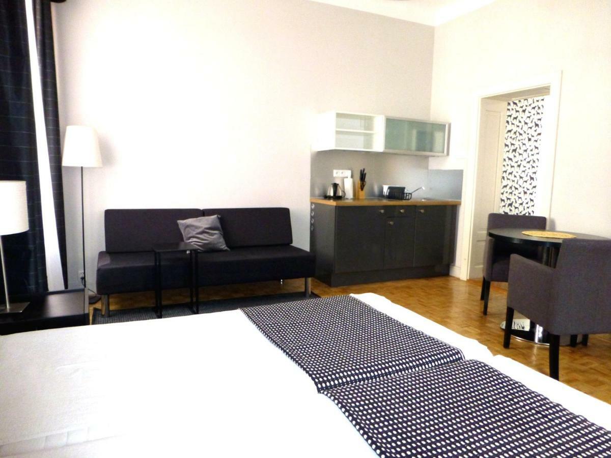 7 Rooms Mtp Poznań Extérieur photo