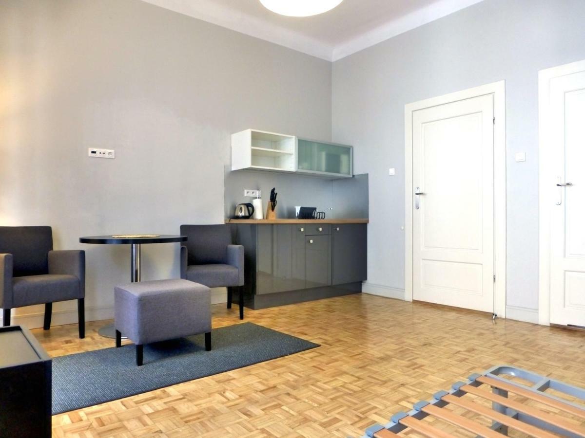 7 Rooms Mtp Poznań Extérieur photo